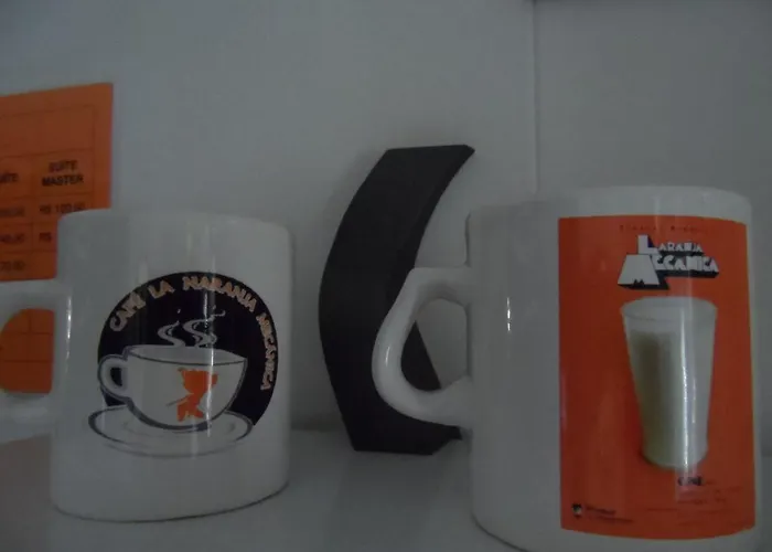 Laranja Mecanica Hostel & Pousada